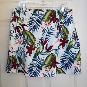 Tropical Leafy  Skorts. Size: 10.